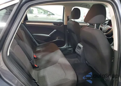 2017 Volkswagen Passat S z USA, uszkodzony, nr VIN 1VWAT7A36HC012545